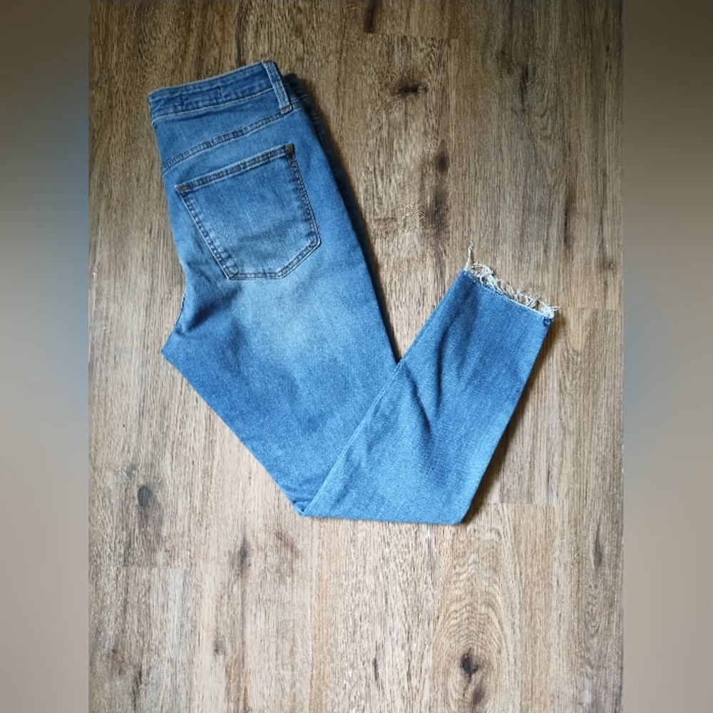 Universal Thread 10 short high rise skinny jeans